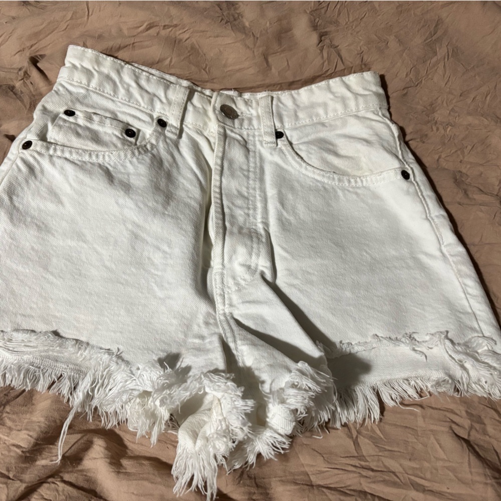 SOLD🛍Bundle sale🛍Zara White Jean Shorts Distressed High-Waisted size 2 - Picture 6 of 8